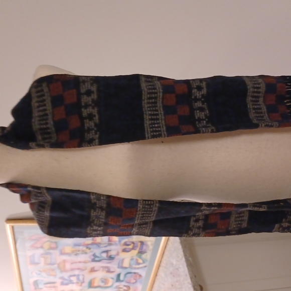 American Eagle scarf navy orange printed graphic Aztec design tassels used - Picture 3 of 16